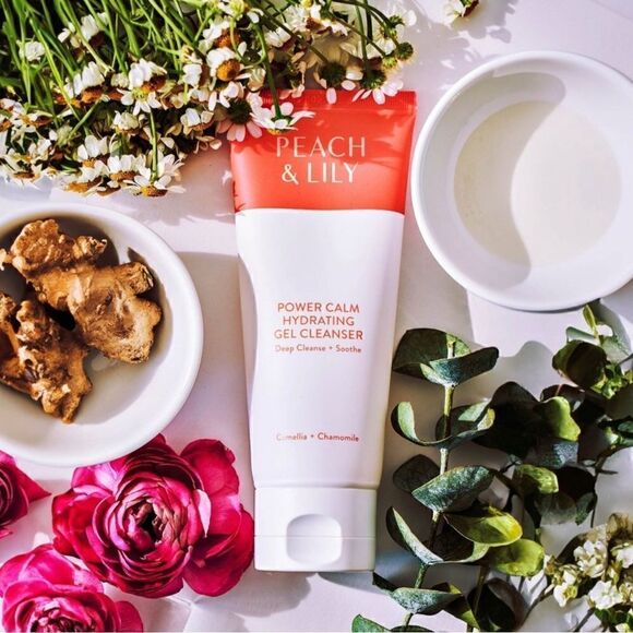 Peach and Lilly hydrating gel cleanser - Picture 3 of 11